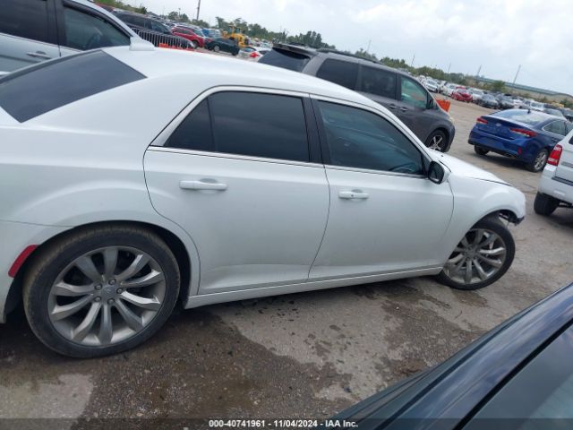 2C3CCAAG9KH548152 Chrysler 300 Touring L