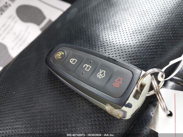 5LMJJ2JT1GEL06068 Lincoln Navigator Select