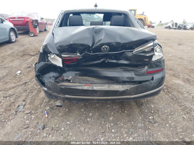 1VWDT7A3XHC023206 Volkswagen Passat 1.8t R-line