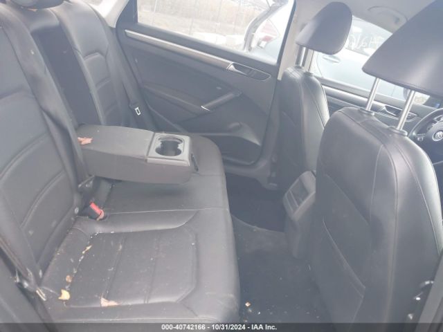 1VWDT7A3XHC023206 Volkswagen Passat 1.8t R-line