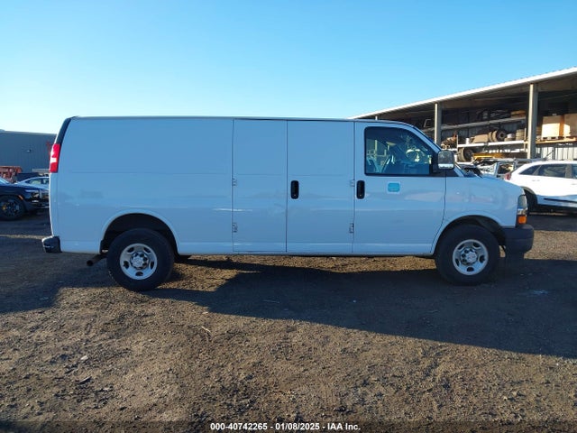 Chevrolet Express 2500 Work Van 2019 1GCWGBFP3K1175622 Image 13