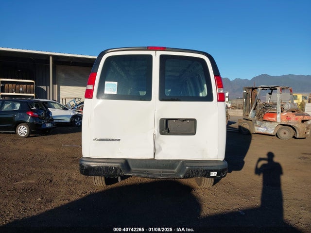 Chevrolet Express 2500 Work Van 2019 1GCWGBFP3K1175622 Image 16