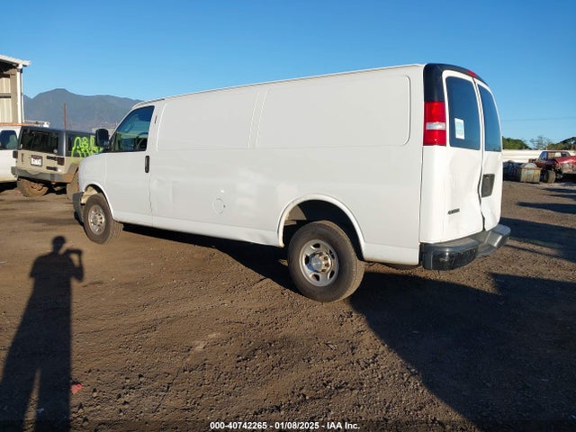Chevrolet Express 2500 Work Van 2019 1GCWGBFP3K1175622 Image 3