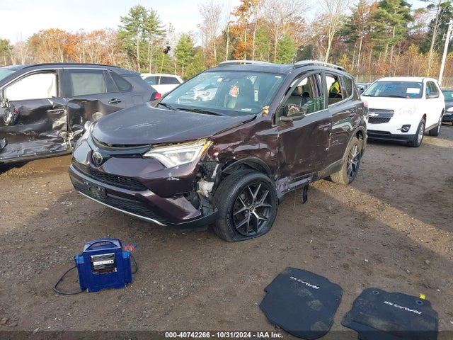 Toyota RAV4 SE 2017 2T3JFREV5HW635637 Image 2