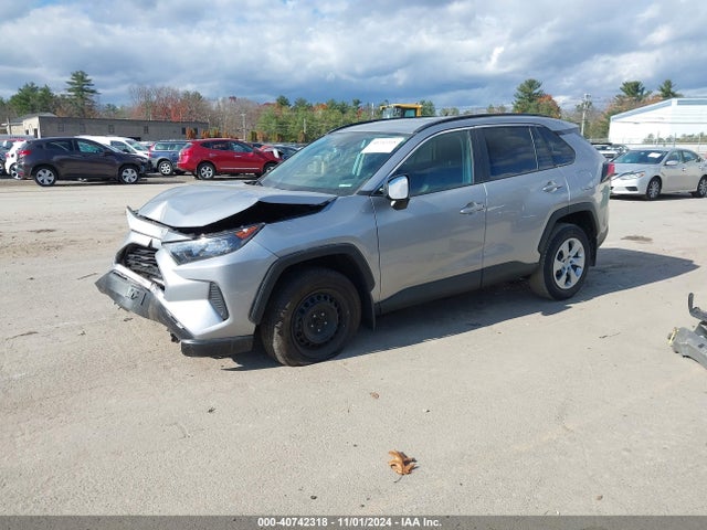Toyota RAV4 LE 2020 2T3F1RFV1LC120261 Image 2
