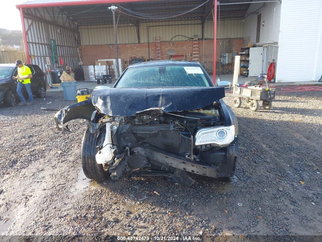 Chrysler 300C 2015 2C3CCAEG8FH766857 Image 13
