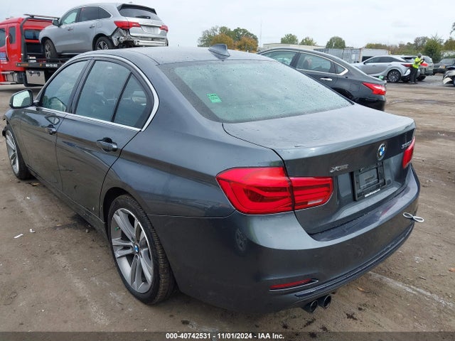 BMW 330i Xdrive 2018 WBA8D9G52JNU67564 Image 3