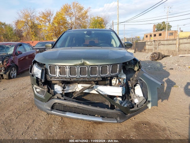 3C4NJCCB0JT462290 Jeep Compass Limited Fwd