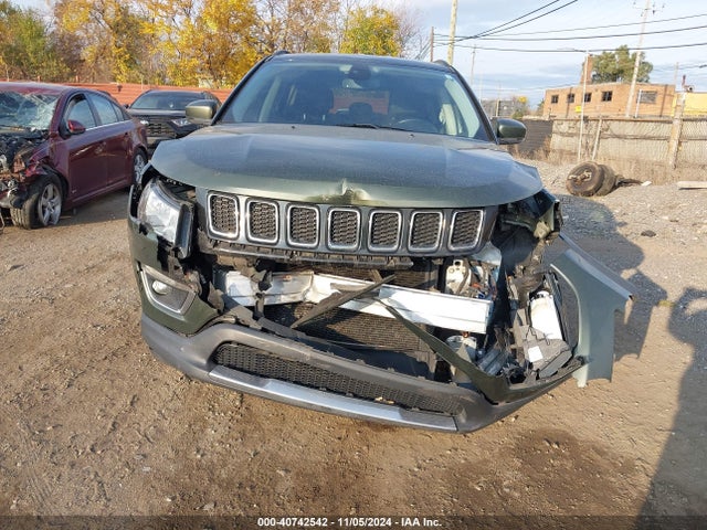 3C4NJCCB0JT462290 Jeep Compass Limited Fwd
