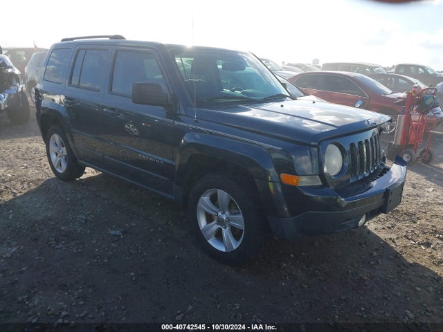 2014 1C4NJRFB9ED885993 main image