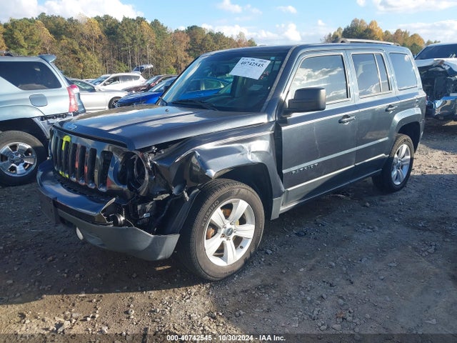 Jeep Patriot Latitude 2014 1C4NJRFB9ED885993 Image 2