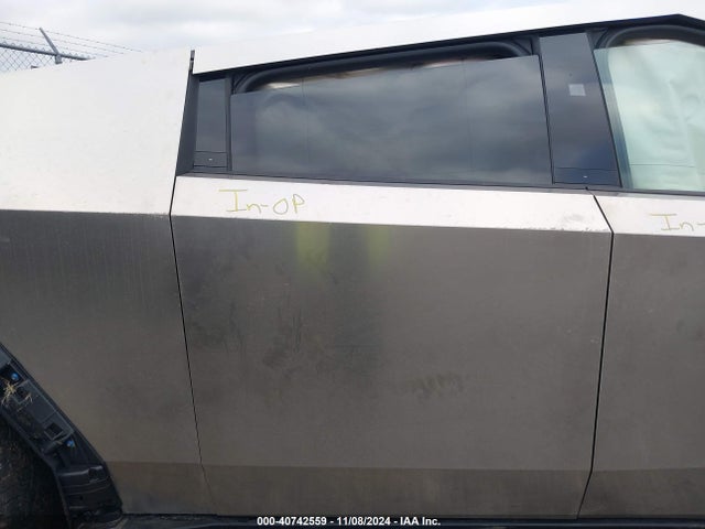 2024 TESLA CYBERTRUCK 7G2CEHEEXRA035106 Photo 7