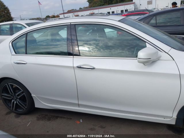 1HGCR3F9XHA017700 Honda Accord Touring V6