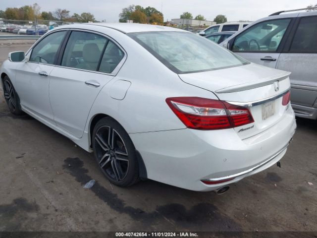1HGCR3F9XHA017700 Honda Accord Touring V6
