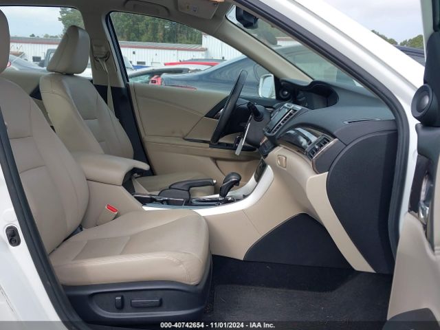 1HGCR3F9XHA017700 Honda Accord Touring V6