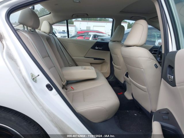 1HGCR3F9XHA017700 Honda Accord Touring V6