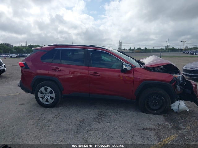Toyota RAV4 LE 2020 2T3H1RFV5LC040132 Image 13