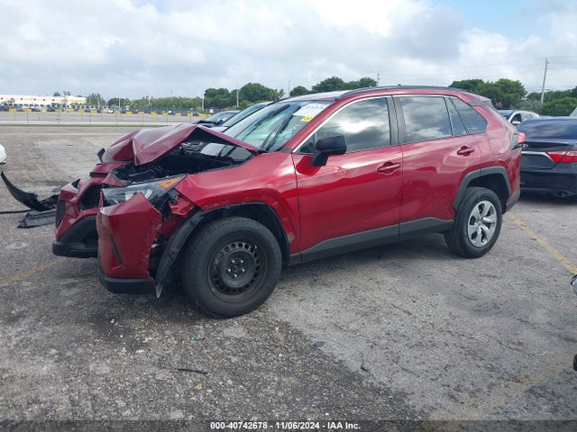 Toyota RAV4 LE 2020 2T3H1RFV5LC040132 Image 2