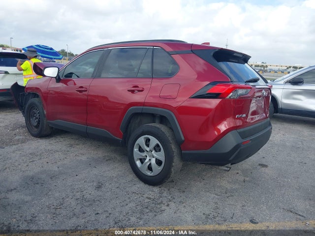 Toyota RAV4 LE 2020 2T3H1RFV5LC040132 Image 3