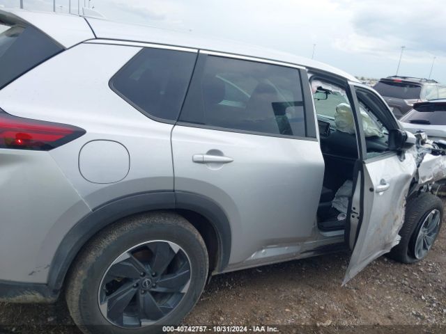 5N1BT3BB4RC678502 Nissan Rogue Sv Intelligent Awd