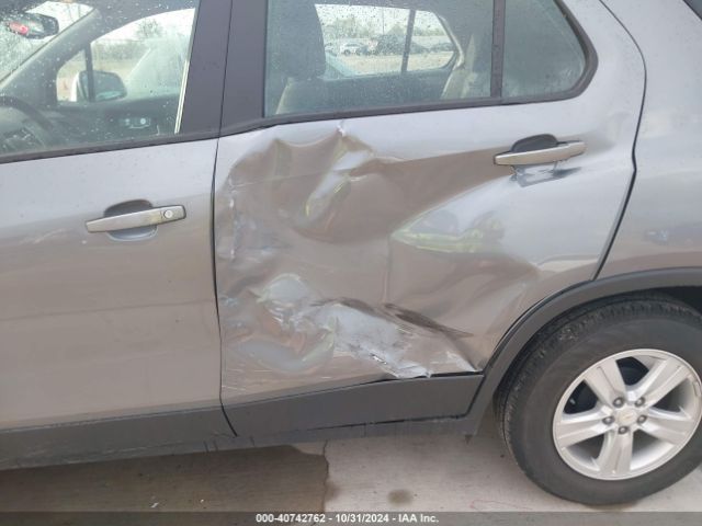 3GNCJKSB8LL186020 Chevrolet Trax Fwd Ls