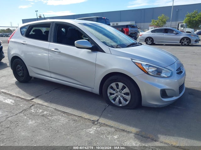 Hyundai ACCENT SE 2017 KMHCT5AE1HU344805 Image 1