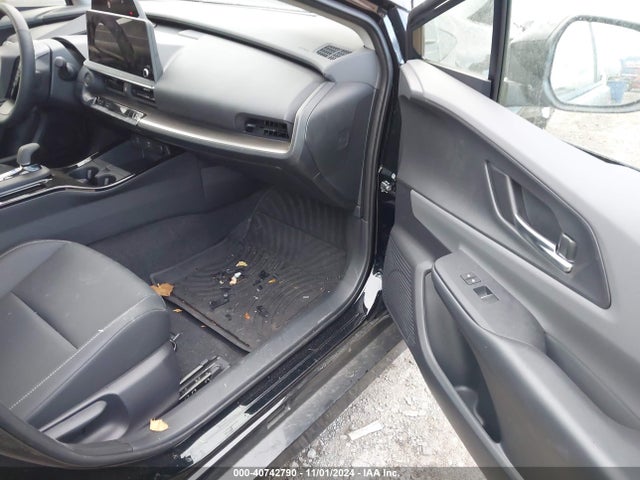 Toyota Prius Xle Awd-e 2024 JTDADABU5R3015605 Image 5