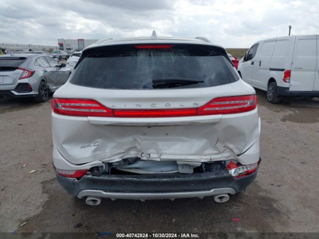 5LMCJ1C99KUL44439 Lincoln Mkc Standard