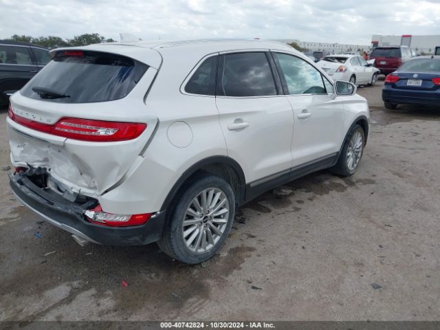 5LMCJ1C99KUL44439 Lincoln Mkc Standard