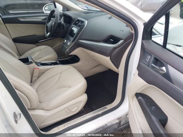 5LMCJ1C99KUL44439 Lincoln Mkc Standard