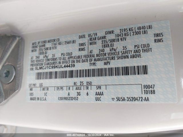 5LMCJ1C99KUL44439 Lincoln Mkc Standard