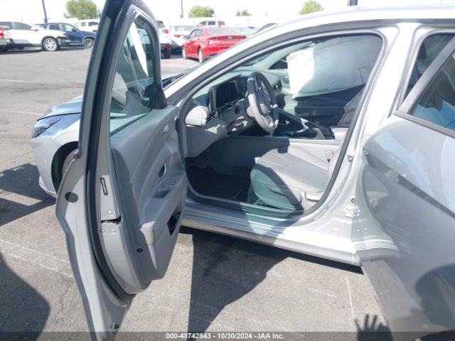 5NPLM4AG0NH054834 Hyundai ELANTRA SEL