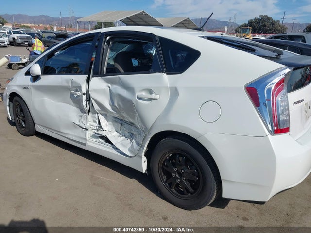 JTDKN3DU3E1794096 Toyota Prius