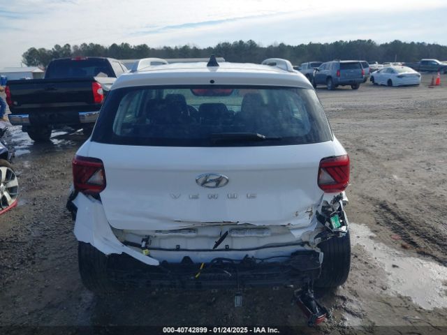 KMHRC8A32MU099307 Hyundai Venue Sel