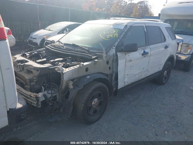Ford Police Interceptor Utility 2018 1FM5K8AR6JGA37103 Image 2