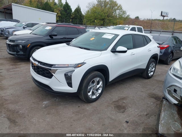 Chevrolet Trax Fwd Ls 2025 KL77LFEP1SC057286 Image 2