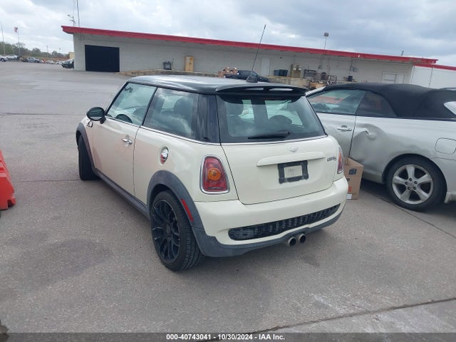 2008 MINI COOPER S WMWMF73578TV35916 Photo 2