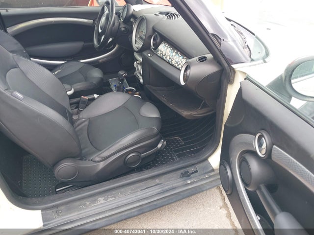 2008 MINI COOPER S WMWMF73578TV35916 Photo 4