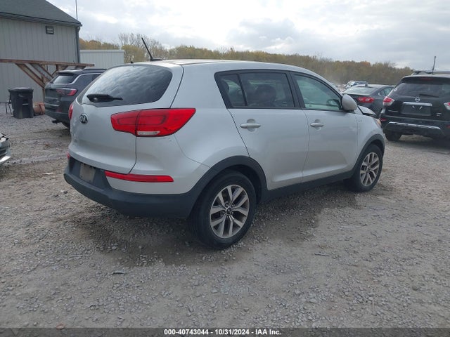 KIA Sportage Lx 2015 KNDPBCAC4F7758989 Image 4