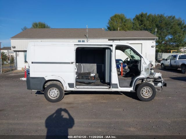 3C6TRVAG1JE152736 RAM Promaster 1500 Low Roof 136 Wb