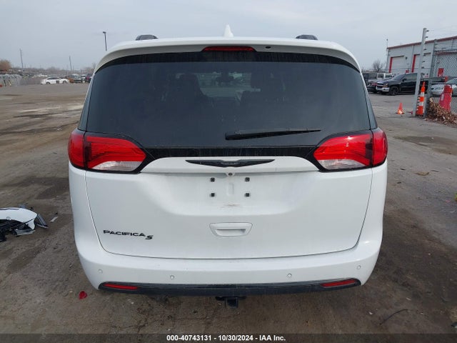 Chrysler Pacifica Touring L Plus 2018 2C4RC1EG6JR261618 Image 17