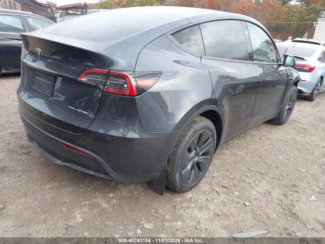 2024 TESLA MODEL Y 7SAYGDEE5RA325008 Photo 3