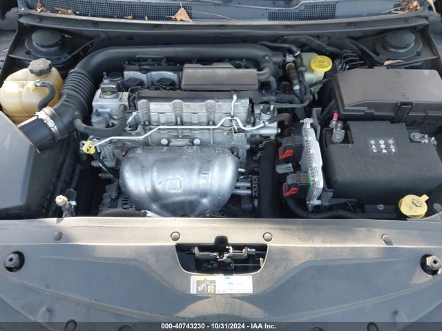 1C3CCCFB0FN645861 Chrysler 200 LX