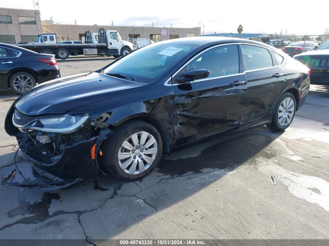 1C3CCCFB0FN645861 Chrysler 200 LX