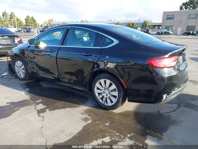 1C3CCCFB0FN645861 Chrysler 200 LX