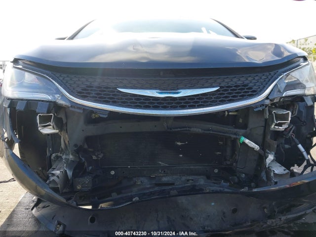 1C3CCCFB0FN645861 Chrysler 200 LX