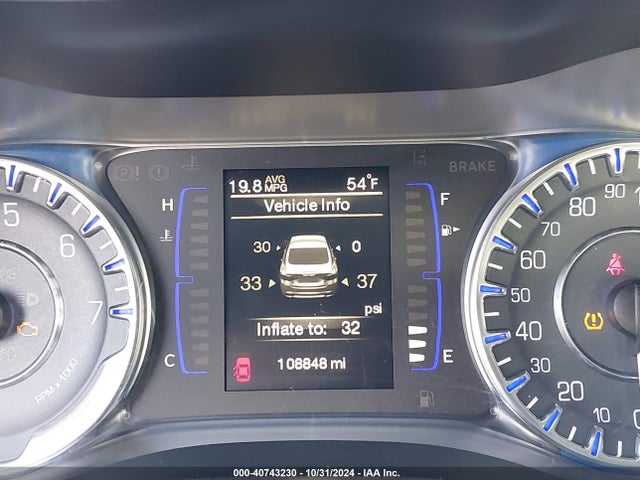 1C3CCCFB0FN645861 Chrysler 200 LX