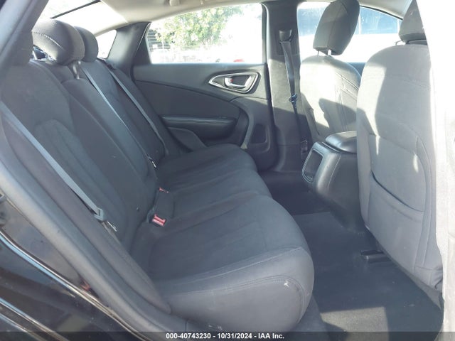 1C3CCCFB0FN645861 Chrysler 200 LX