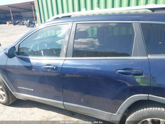 1C4PJLCS5EW185435 Jeep Cherokee Latitude