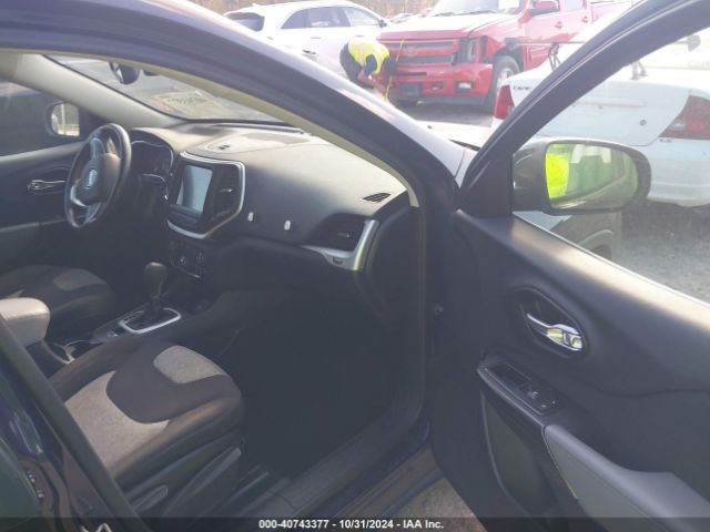 1C4PJLCS5EW185435 Jeep Cherokee Latitude